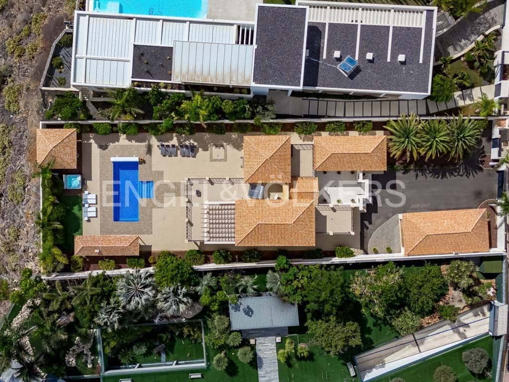 4 makuuhuone Huvila myytävänä paikassa Costa Adeje mukana uima-altaan 
autotalli - 4 590 000 € (Ref: 9136695)