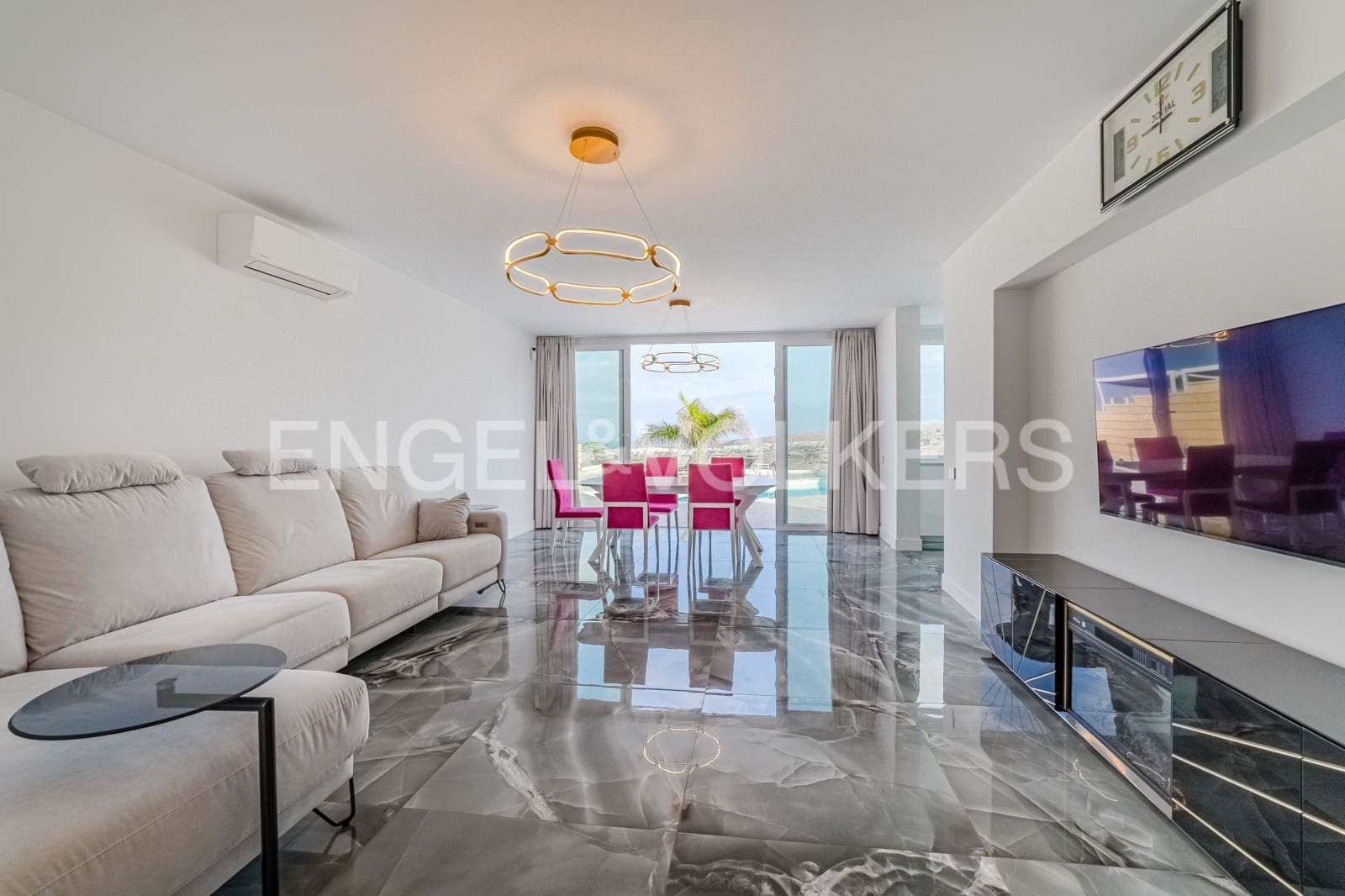 4 bedroom Villa for sale in Costa Adeje with pool - € 2,350,000 (Ref: 9138801)