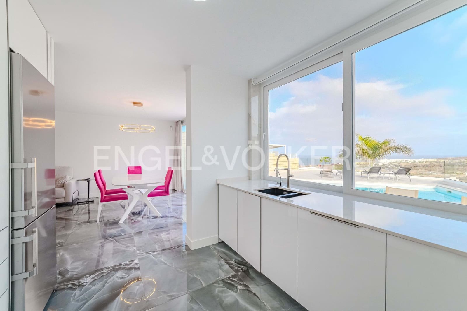 4 bedroom Villa for sale in Costa Adeje with pool - € 2,350,000 (Ref: 9138801)