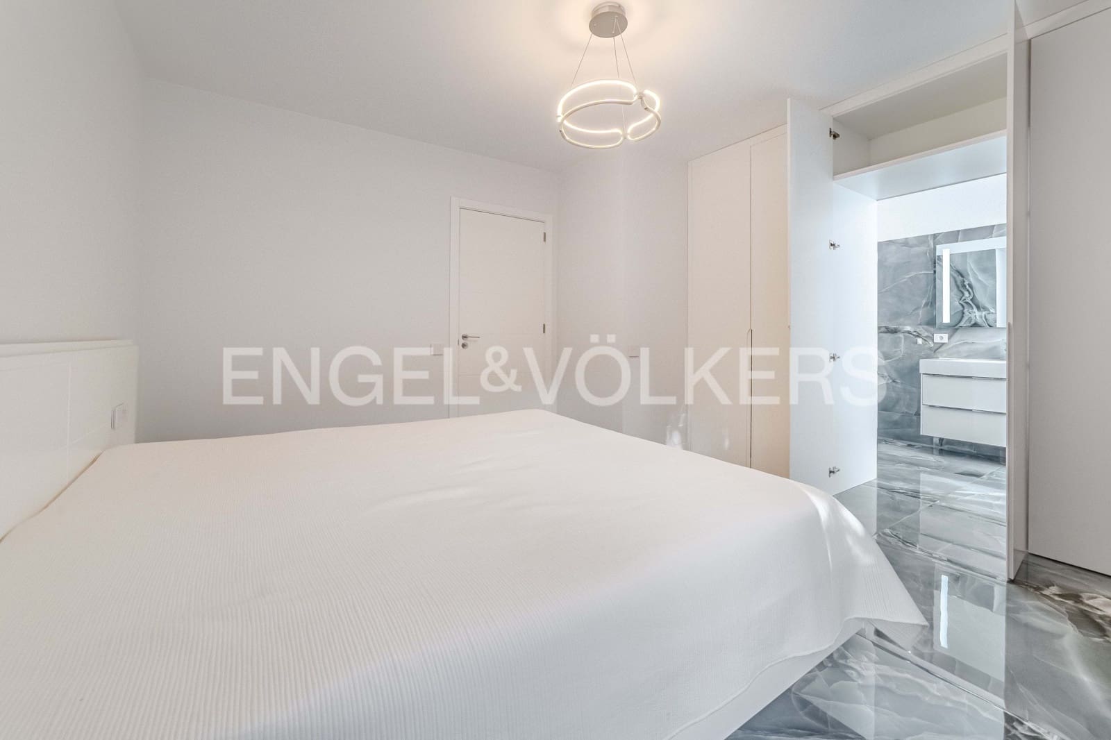 4 bedroom Villa for sale in Costa Adeje with pool - € 2,350,000 (Ref: 9138801)