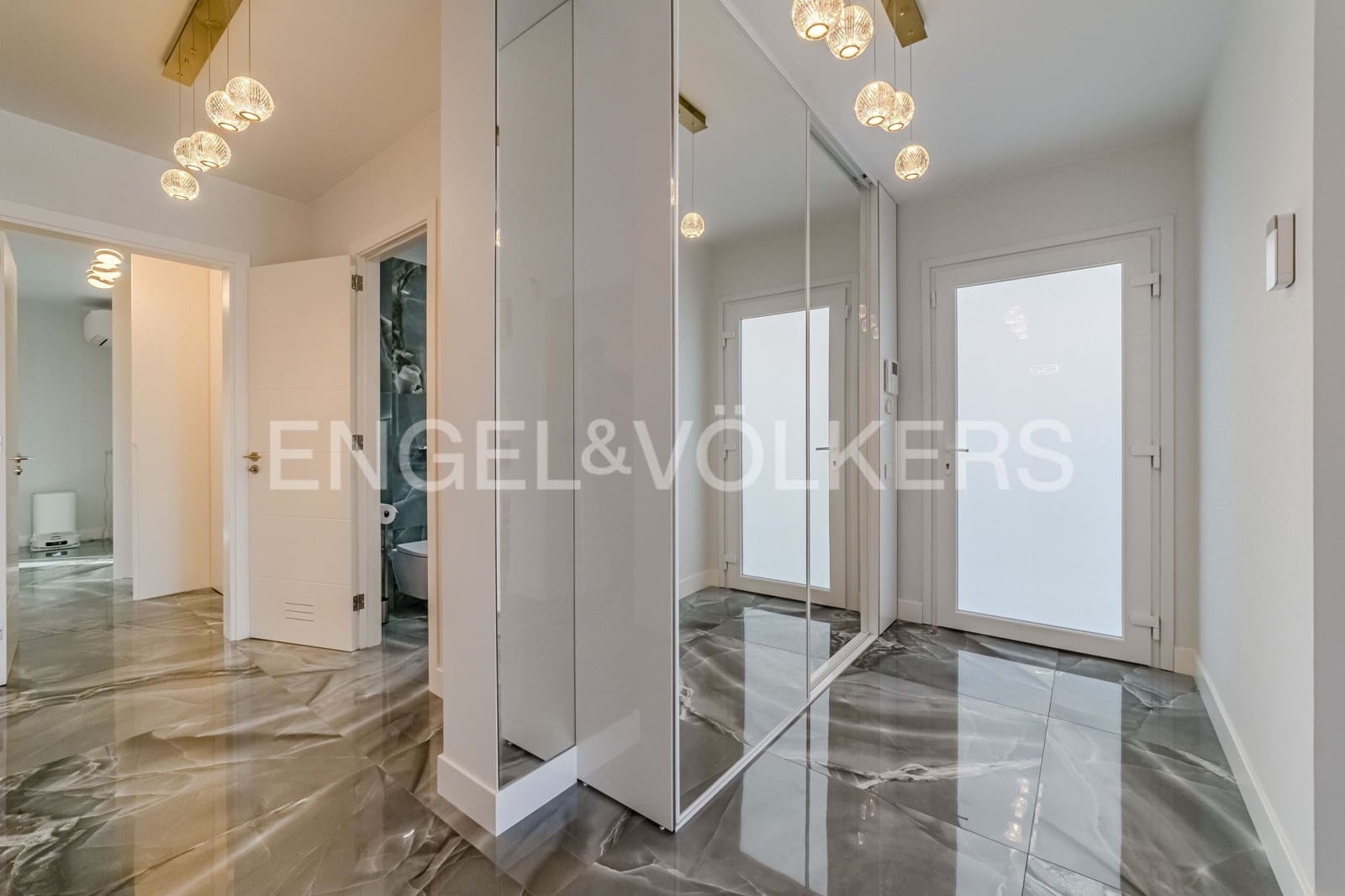 4 bedroom Villa for sale in Costa Adeje with pool - € 2,350,000 (Ref: 9138801)