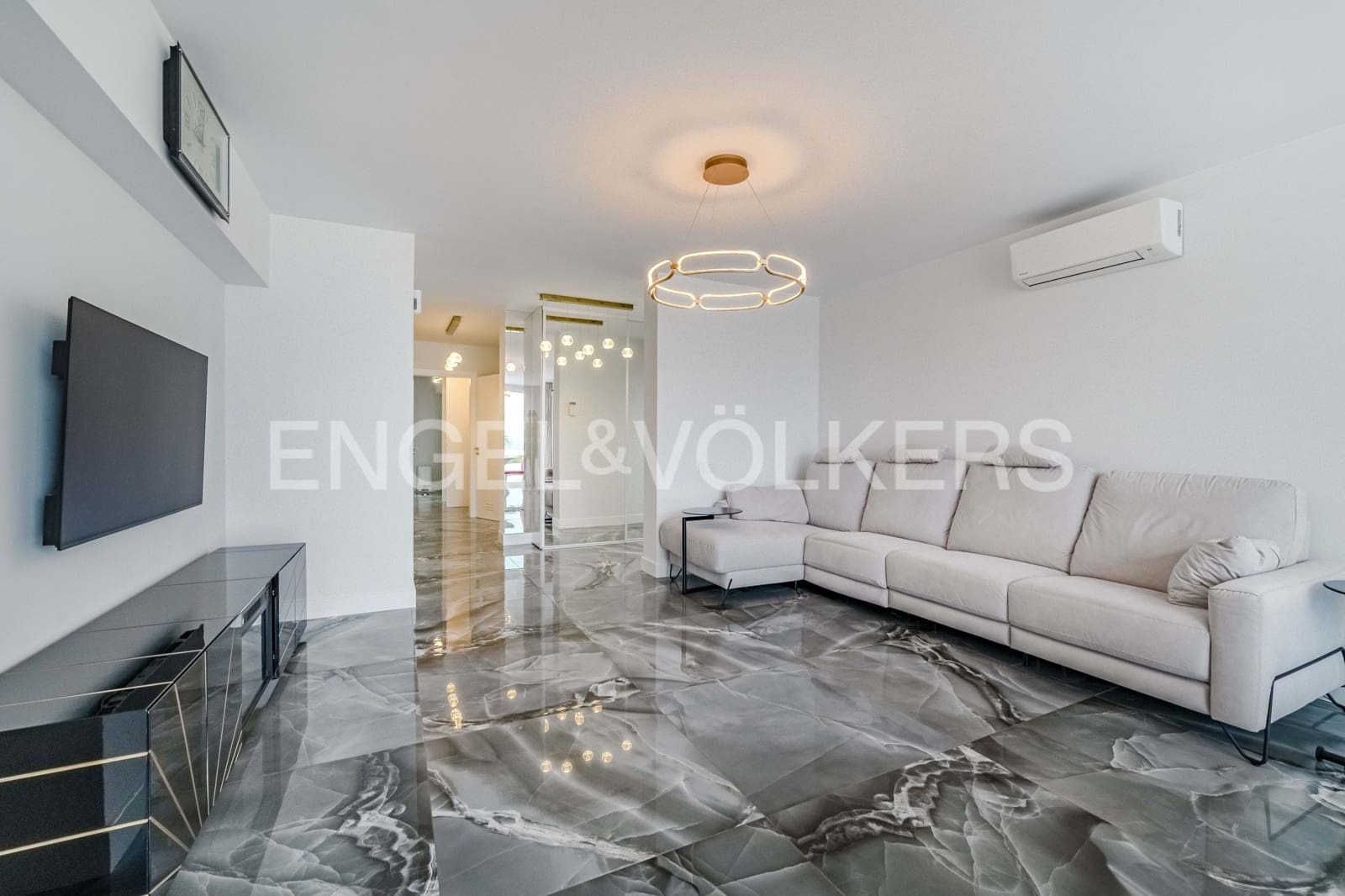 4 bedroom Villa for sale in Costa Adeje with pool - € 2,350,000 (Ref: 9138801)