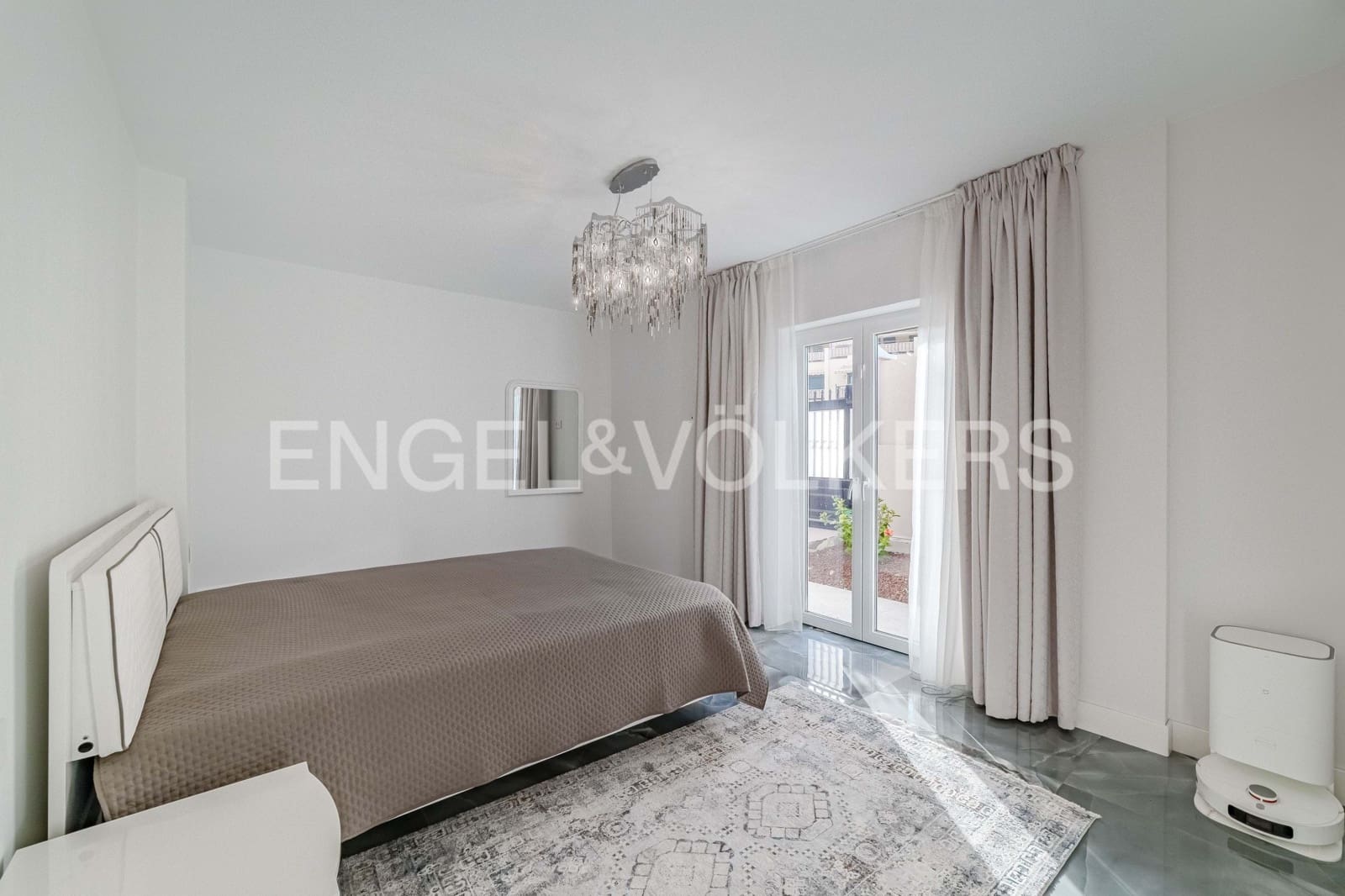 4 bedroom Villa for sale in Costa Adeje with pool - € 2,350,000 (Ref: 9138801)