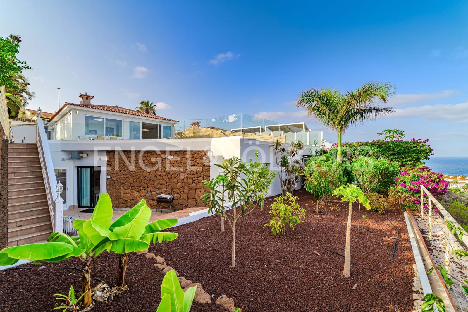 4 bedroom Villa for sale in Costa Adeje with pool - € 2,350,000 (Ref: 9138801)