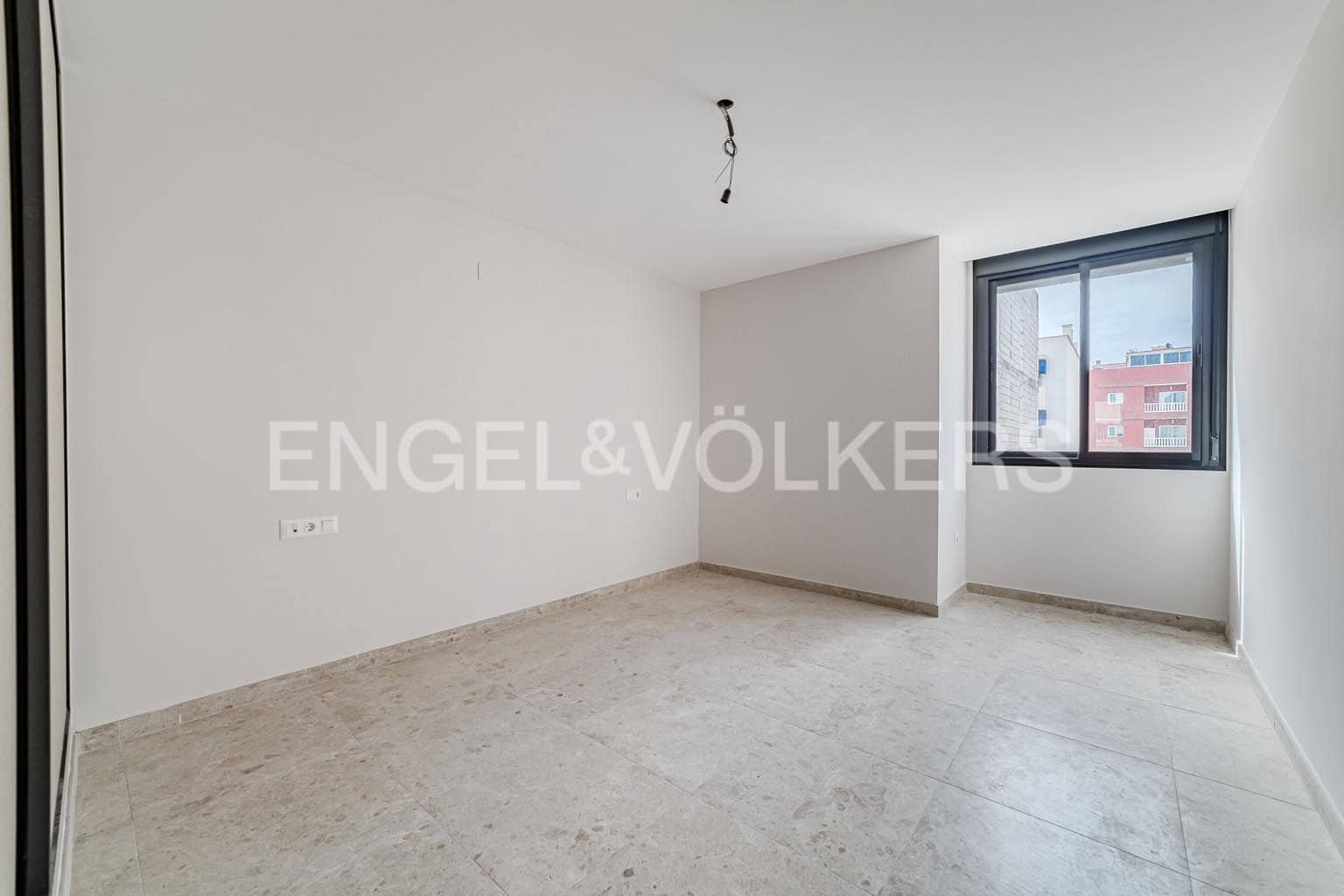 2 soveværelse Lejlighed til salg i Playa San Juan - € 312.000 (Ref: 9147593)