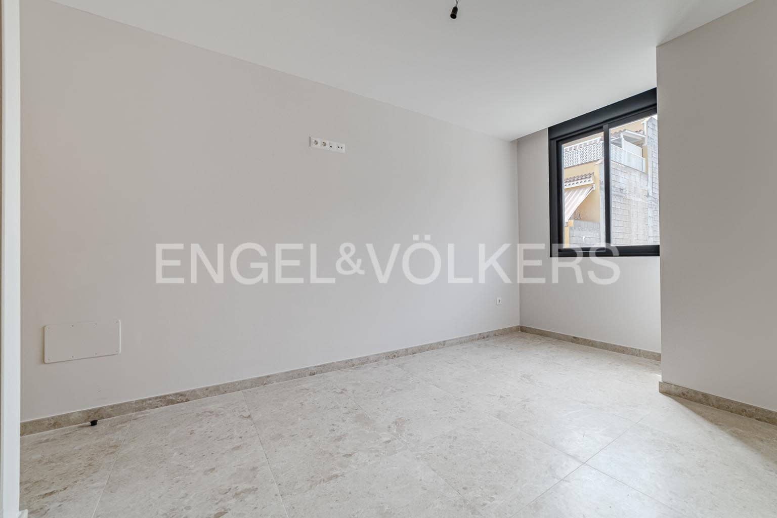 2 soveværelse Lejlighed til salg i Playa San Juan - € 312.000 (Ref: 9147593)