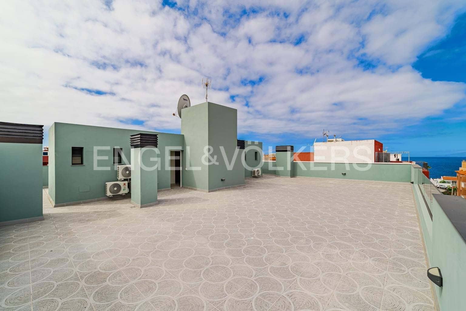 2 soveværelse Lejlighed til salg i Playa San Juan - € 312.000 (Ref: 9147593)