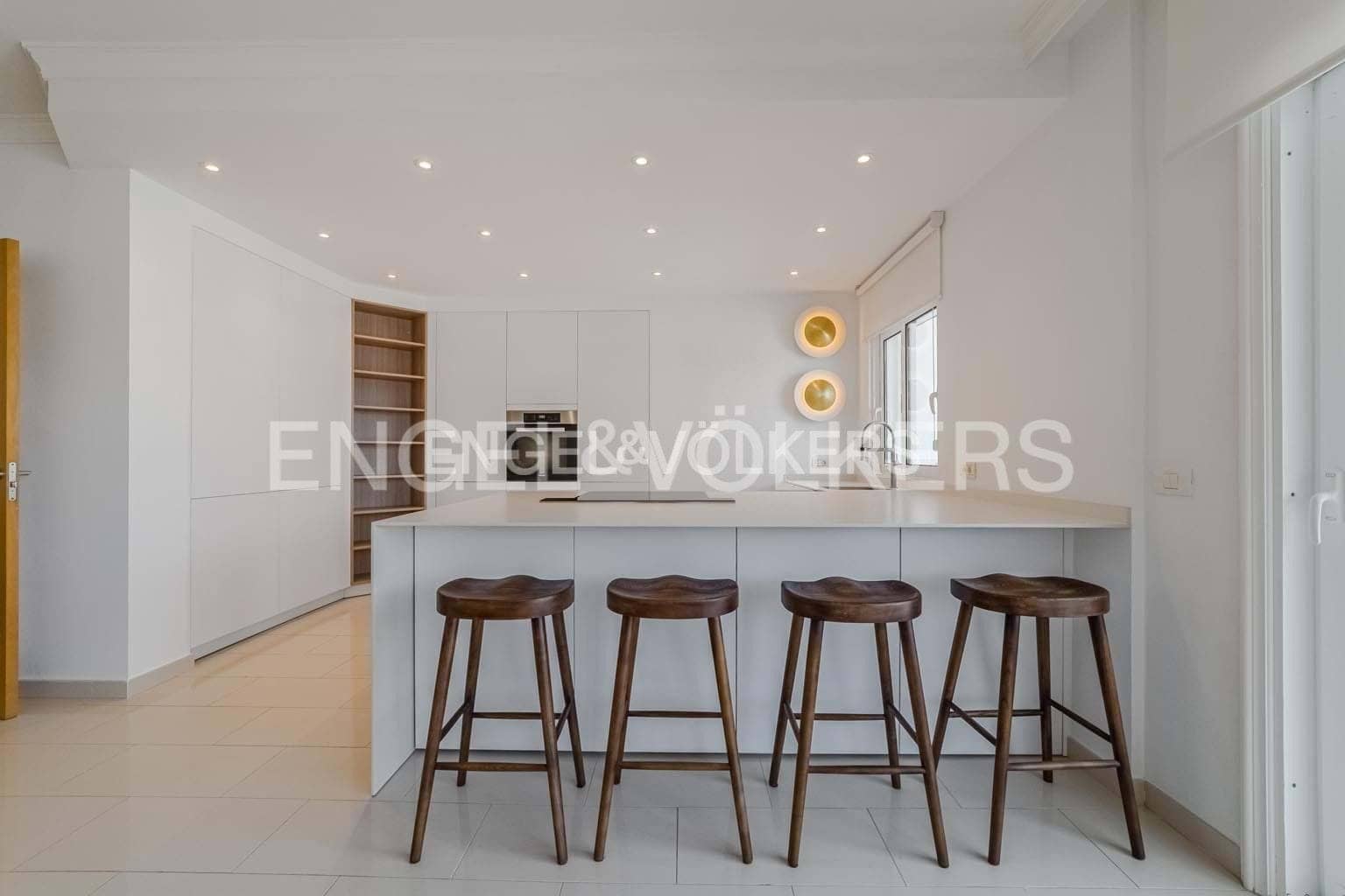 5 bedroom Villa for sale in Costa Adeje with pool garage - € 3,300,000 (Ref: 9162808)