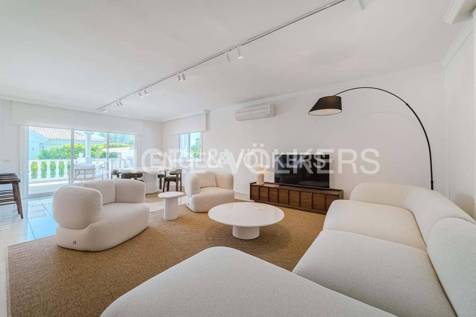 5 bedroom Villa for sale in Costa Adeje with pool garage - € 3,300,000 (Ref: 9162808)