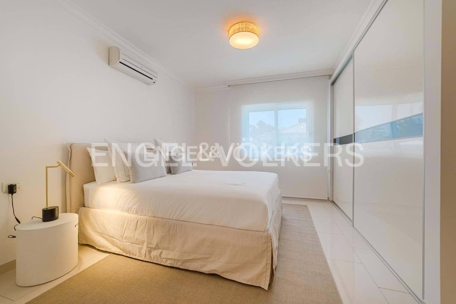 5 bedroom Villa for sale in Costa Adeje with pool garage - € 3,300,000 (Ref: 9162808)