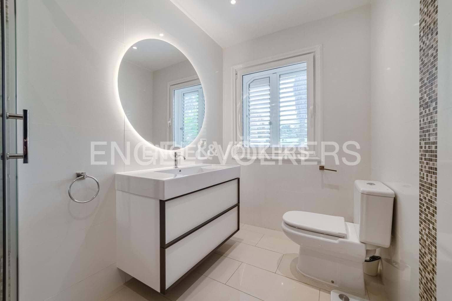 5 bedroom Villa for sale in Costa Adeje with pool garage - € 3,300,000 (Ref: 9162808)