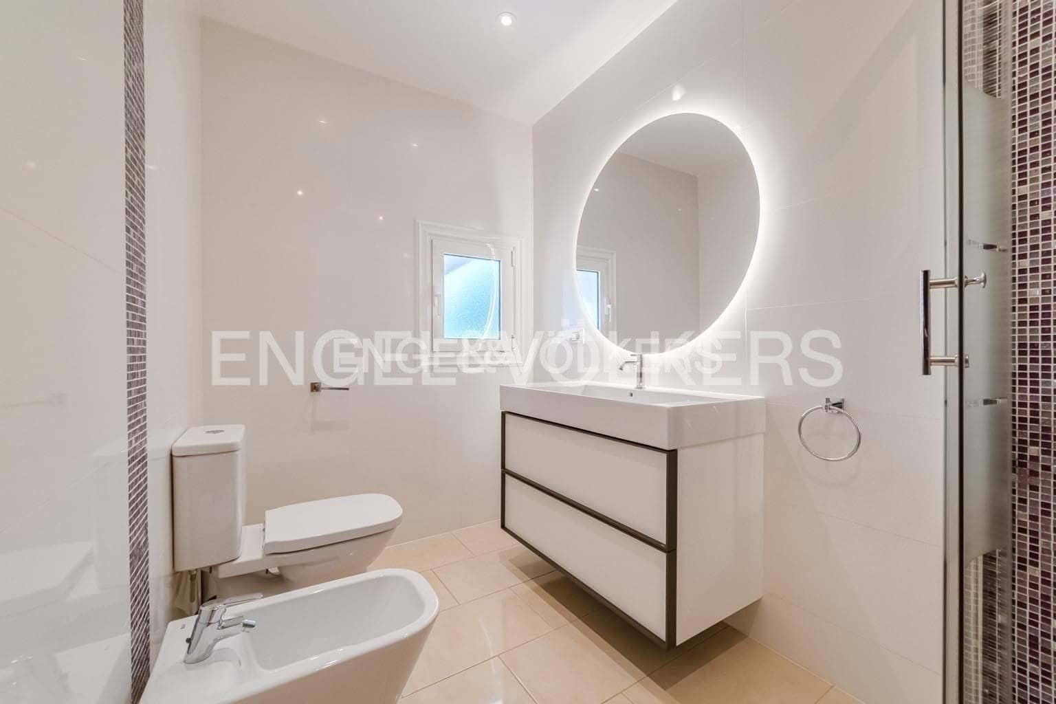 5 bedroom Villa for sale in Costa Adeje with pool garage - € 3,300,000 (Ref: 9162808)