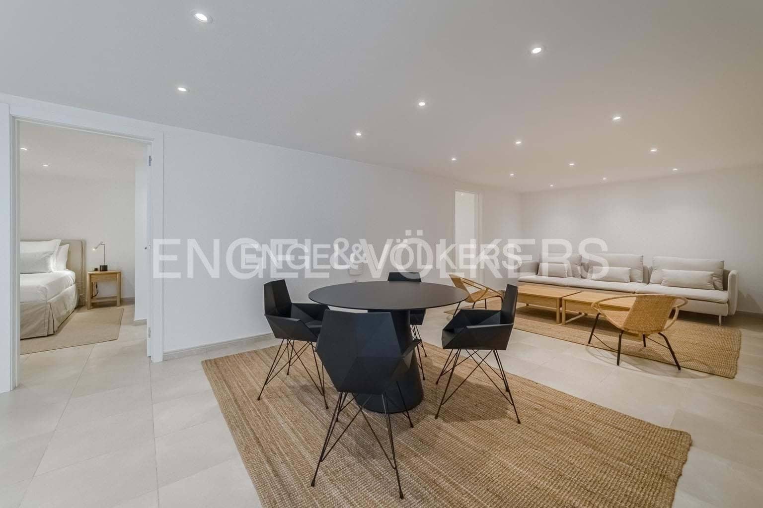 5 bedroom Villa for sale in Costa Adeje with pool garage - € 3,300,000 (Ref: 9162808)