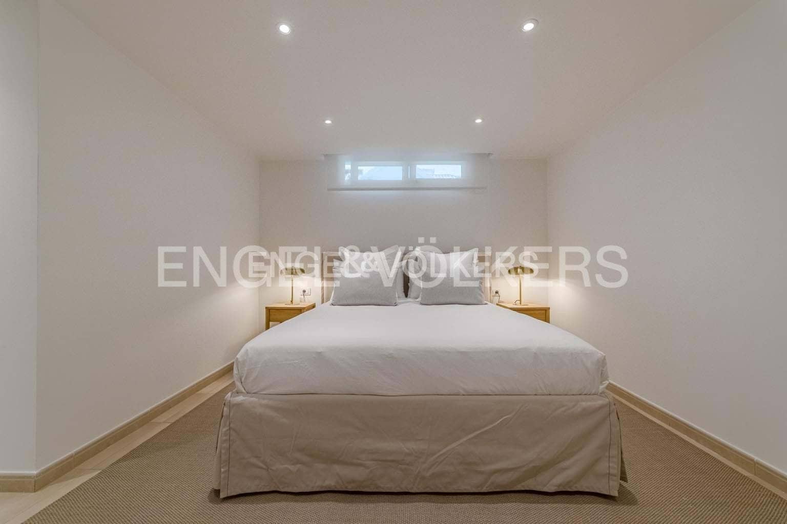 5 bedroom Villa for sale in Costa Adeje with pool garage - € 3,300,000 (Ref: 9162808)