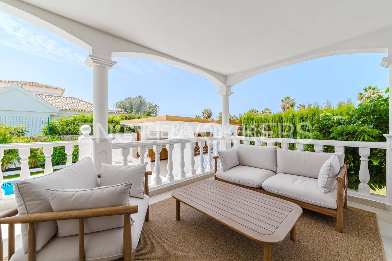 5 bedroom Villa for sale in Costa Adeje with pool garage - € 3,300,000 (Ref: 9162808)