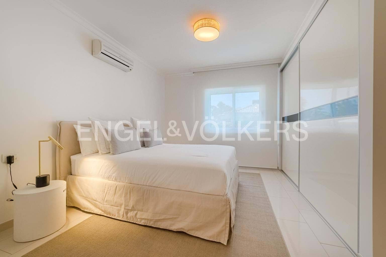 5 bedroom Villa for sale in Costa Adeje with pool garage - € 3,300,000 (Ref: 9162808)