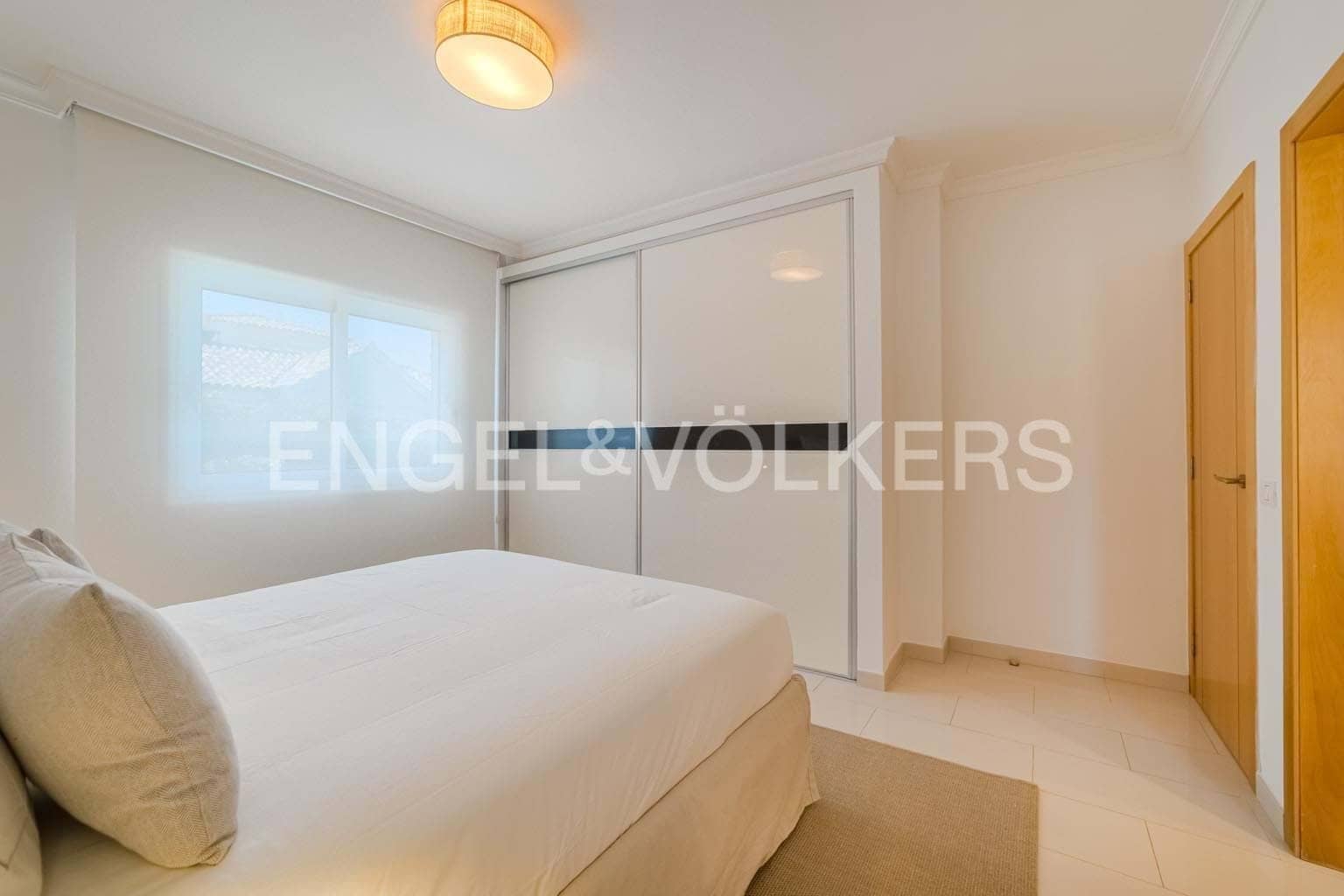 5 bedroom Villa for sale in Costa Adeje with pool garage - € 3,300,000 (Ref: 9162808)