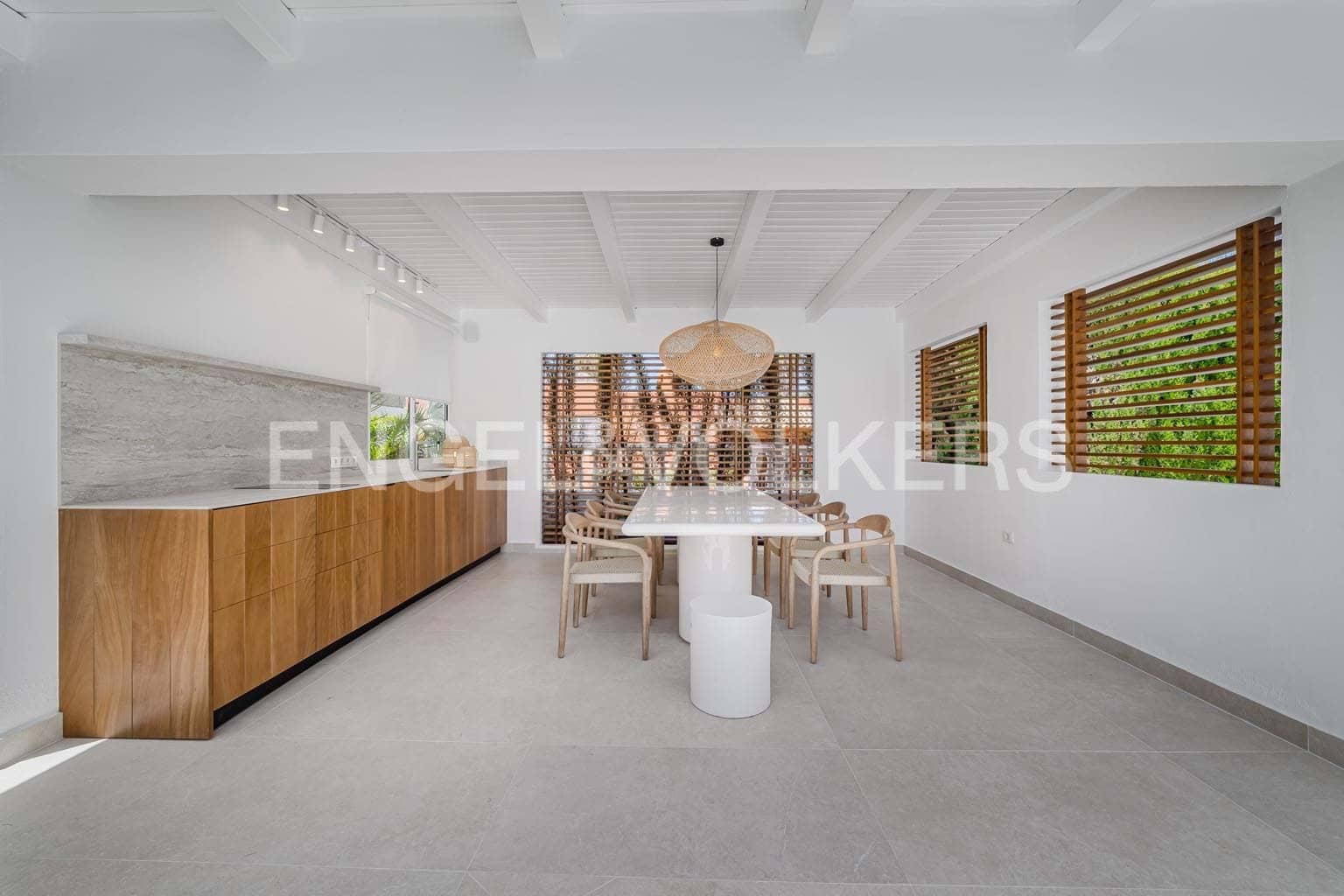 5 bedroom Villa for sale in Costa Adeje with pool garage - € 3,300,000 (Ref: 9162808)