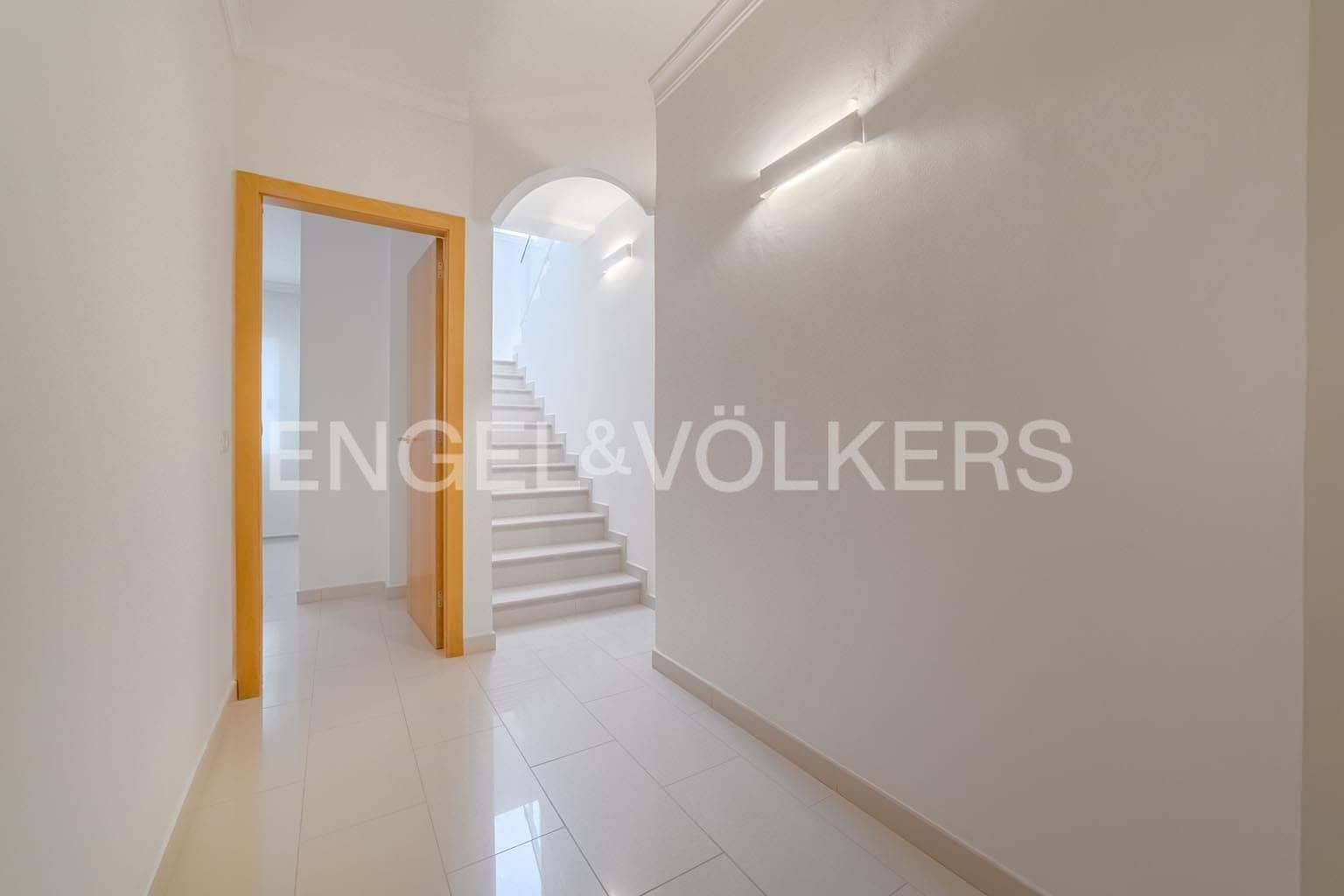 5 bedroom Villa for sale in Costa Adeje with pool garage - € 3,300,000 (Ref: 9162808)