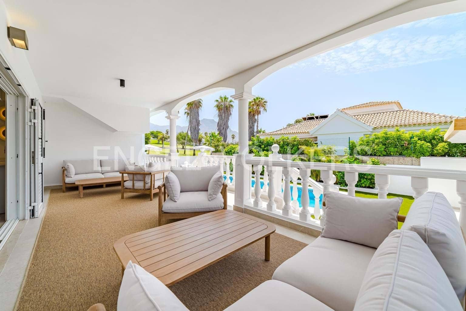 5 bedroom Villa for sale in Costa Adeje with pool garage - € 3,300,000 (Ref: 9162808)