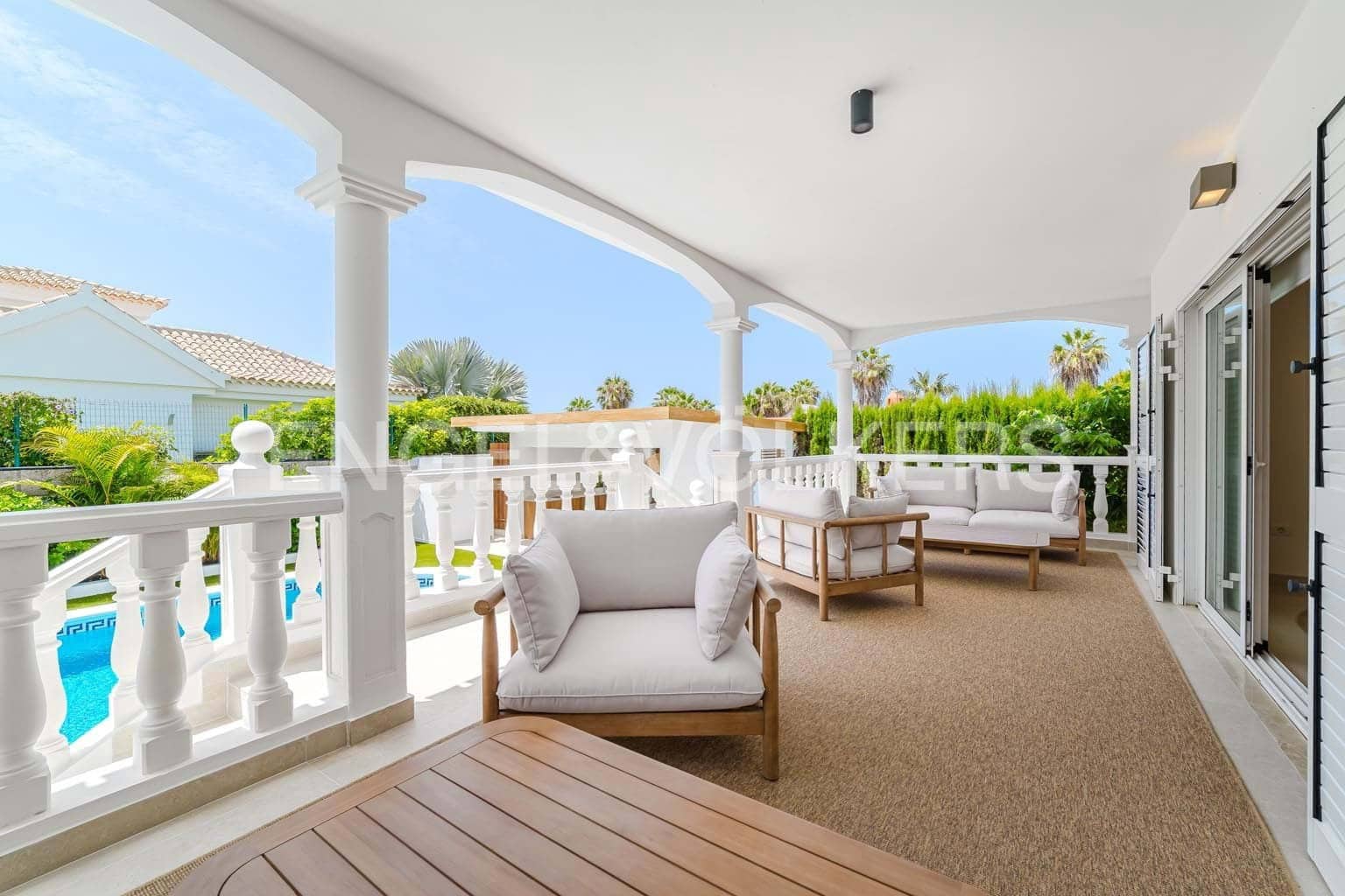 5 bedroom Villa for sale in Costa Adeje with pool garage - € 3,300,000 (Ref: 9162808)