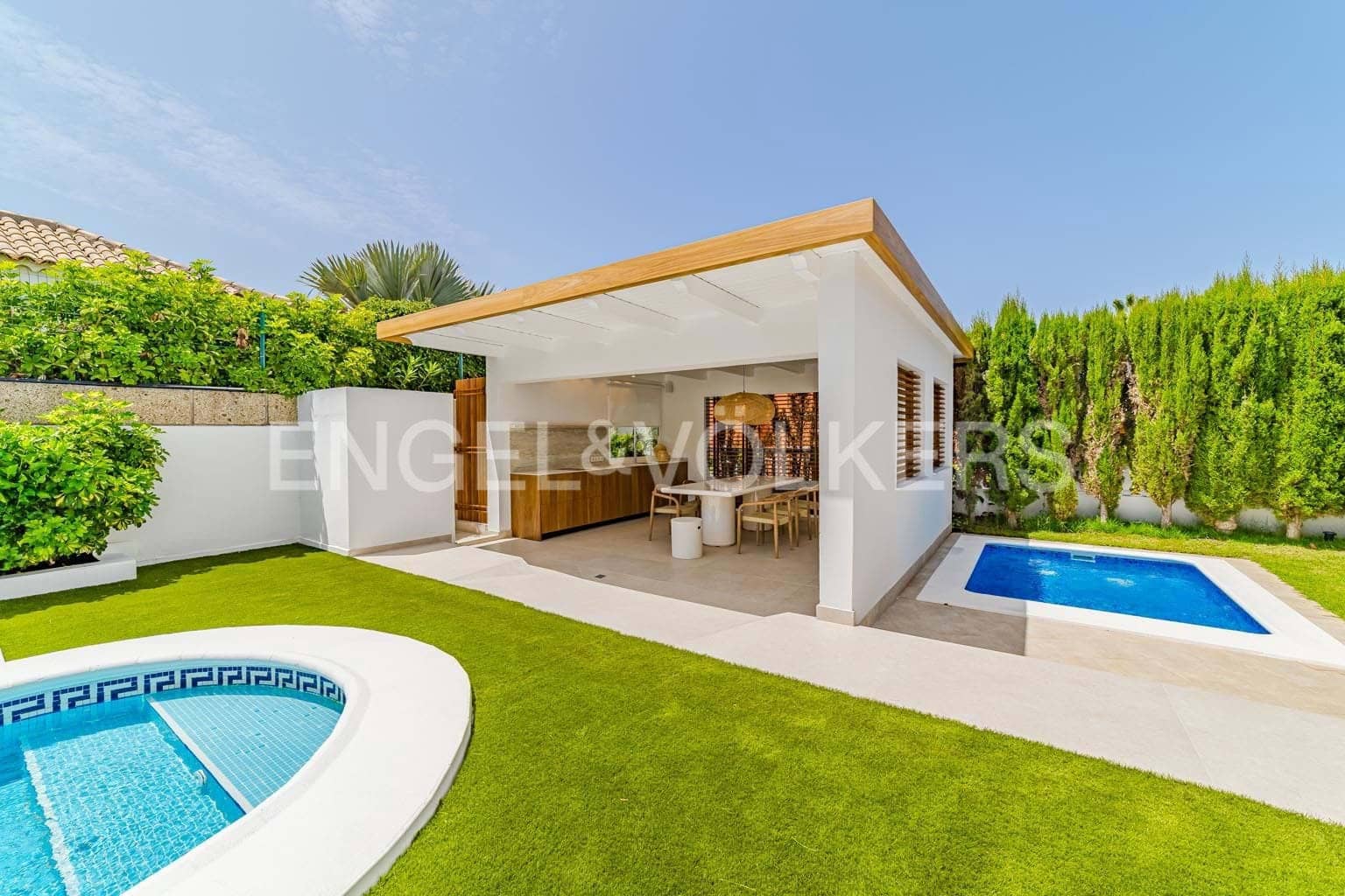 5 bedroom Villa for sale in Costa Adeje with pool garage - € 3,300,000 (Ref: 9162808)