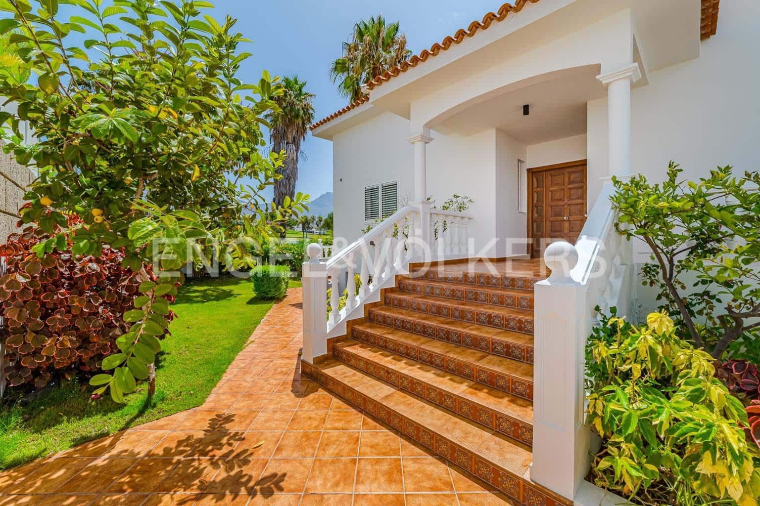 5 bedroom Villa for sale in Costa Adeje with pool garage - € 3,300,000 (Ref: 9162808)