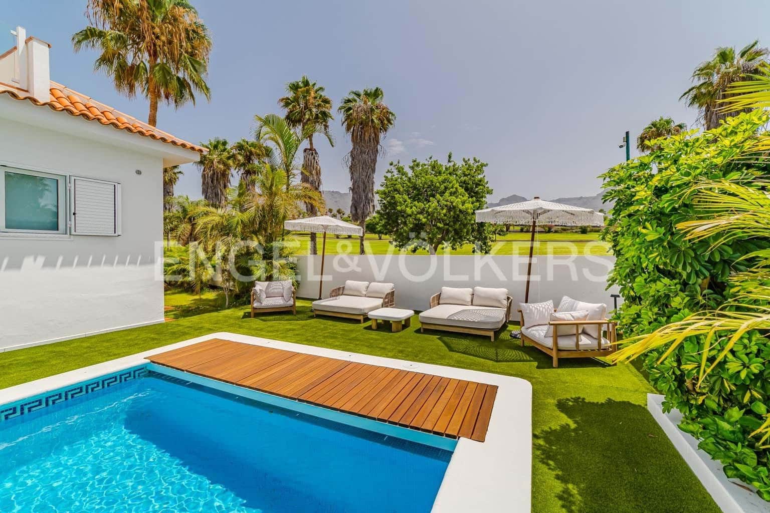 5 bedroom Villa for sale in Costa Adeje with pool garage - € 3,300,000 (Ref: 9162808)