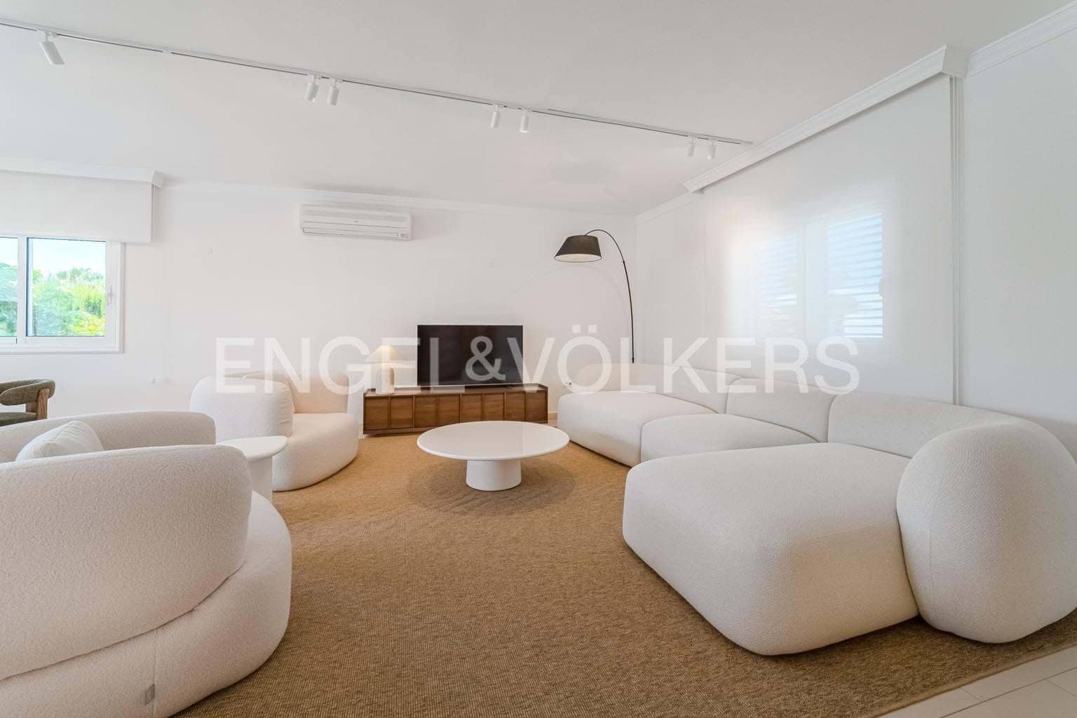 5 bedroom Villa for sale in Costa Adeje with pool garage - € 3,300,000 (Ref: 9162808)