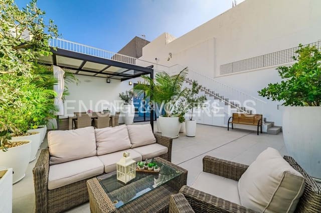 3 makuuhuone Huvila myytävänä paikassa San Isidro de Abona, Granadilla de Abona mukana 
autotalli - 584 000 € (Ref: 9162809)