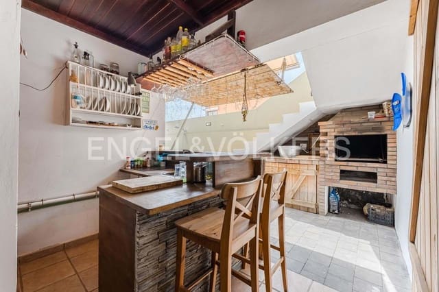 3 soveværelse Villa til salg i El Medano, Granadilla de Abona med garage - € 520.000 (Ref: 9162810)