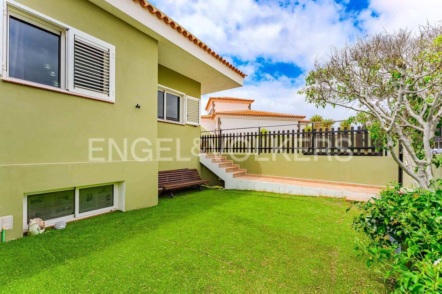 3 soveværelse Villa til salg i El Medano med garage - € 520.000 (Ref: 9162810)