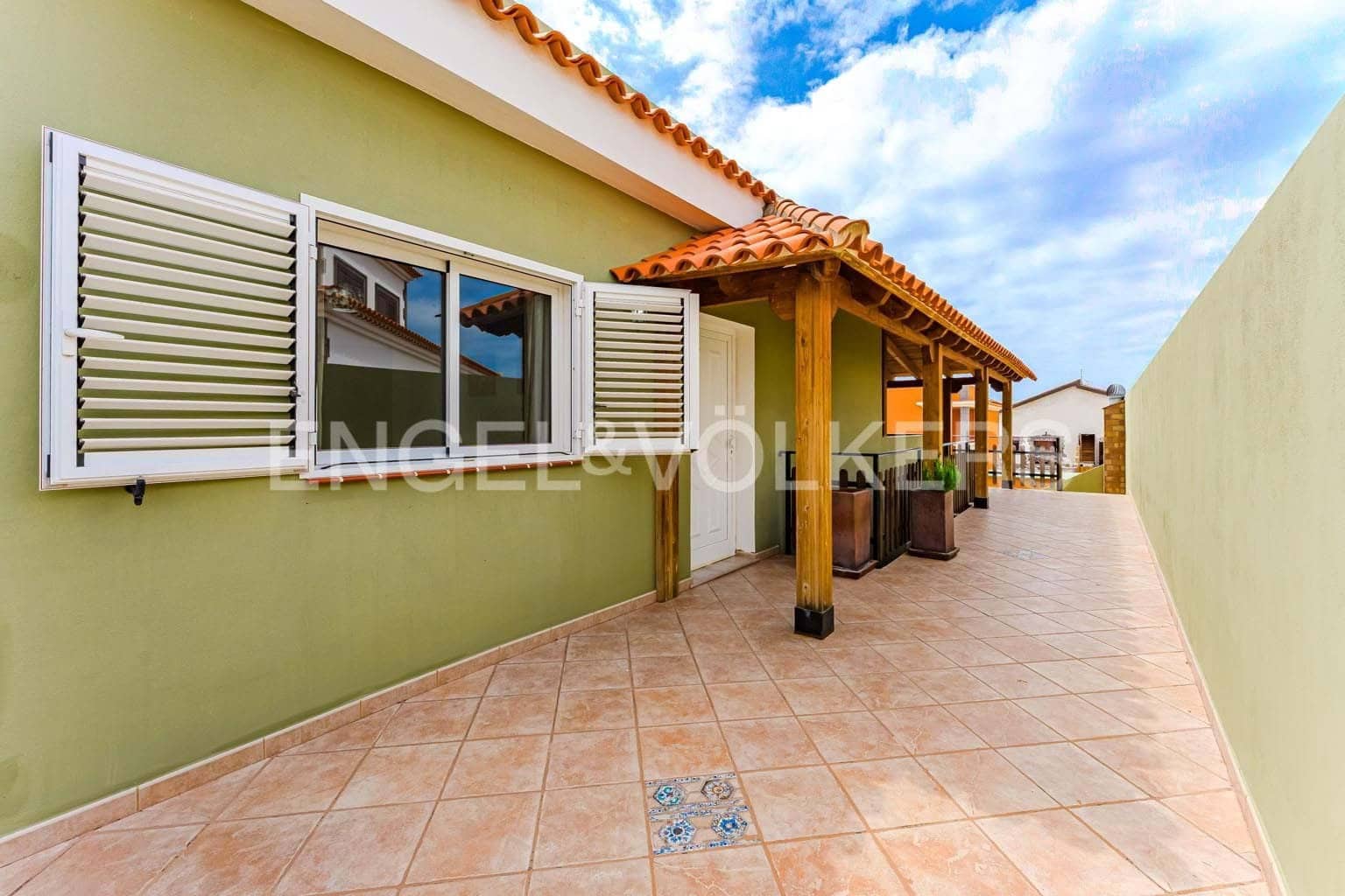 3 soveværelse Villa til salg i El Medano med garage - € 520.000 (Ref: 9162810)