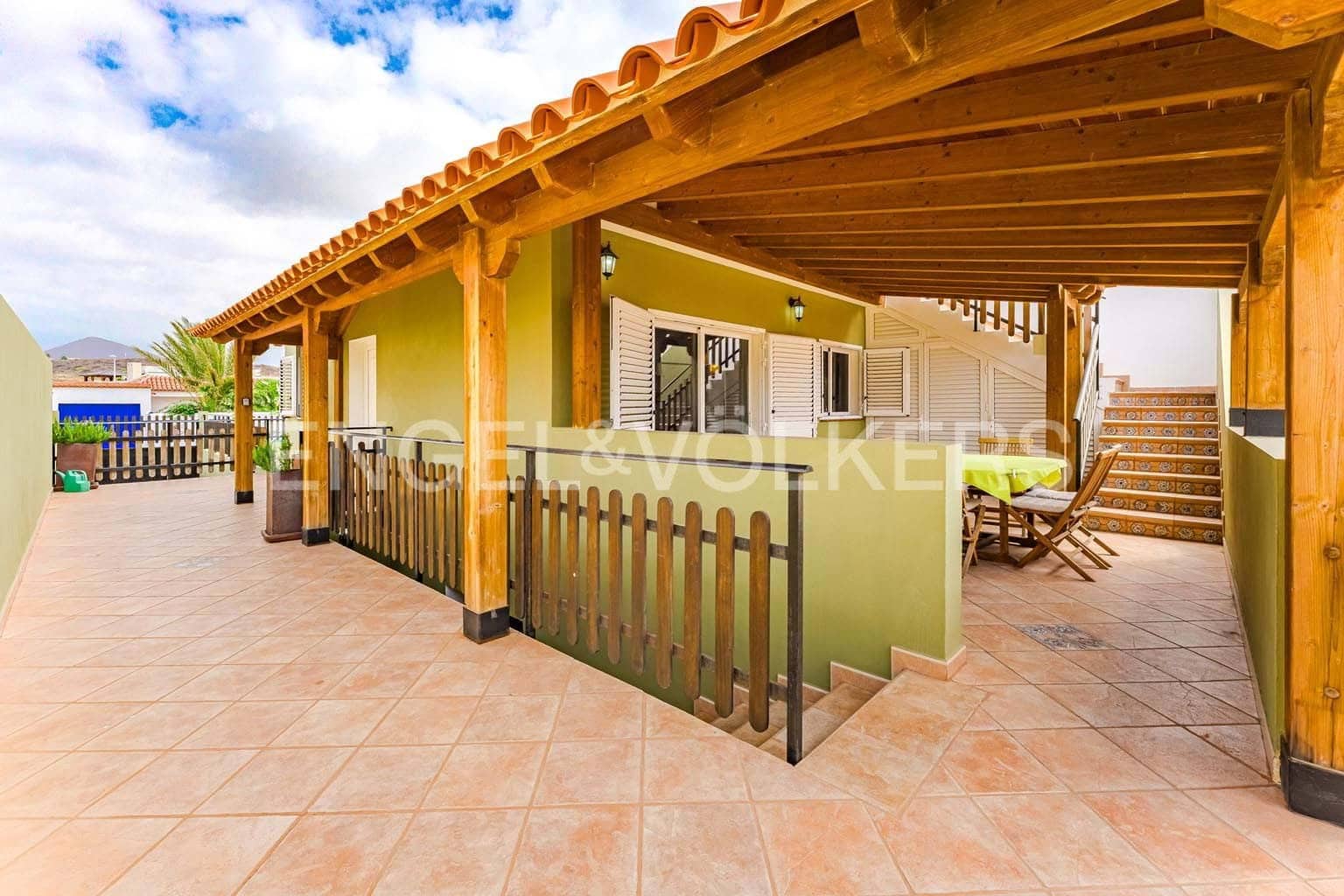 3 soveværelse Villa til salg i El Medano med garage - € 520.000 (Ref: 9162810)