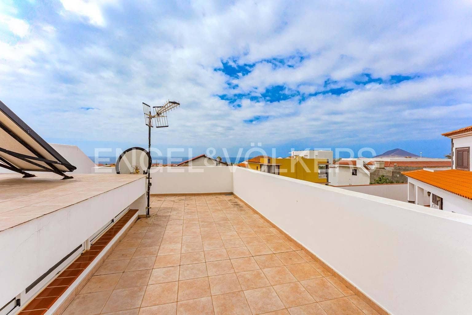 3 soveværelse Villa til salg i El Medano med garage - € 520.000 (Ref: 9162810)