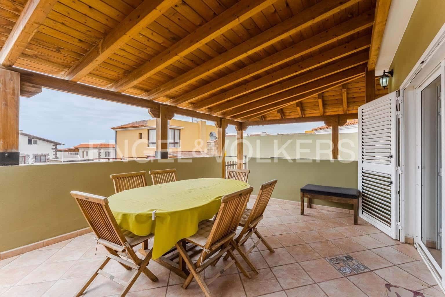 3 soveværelse Villa til salg i El Medano med garage - € 520.000 (Ref: 9162810)