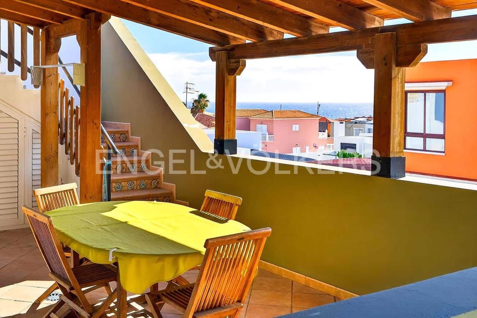 3 soverom Villa til salgs i El Medano med garasje - € 520 000 (Ref: 9162810)