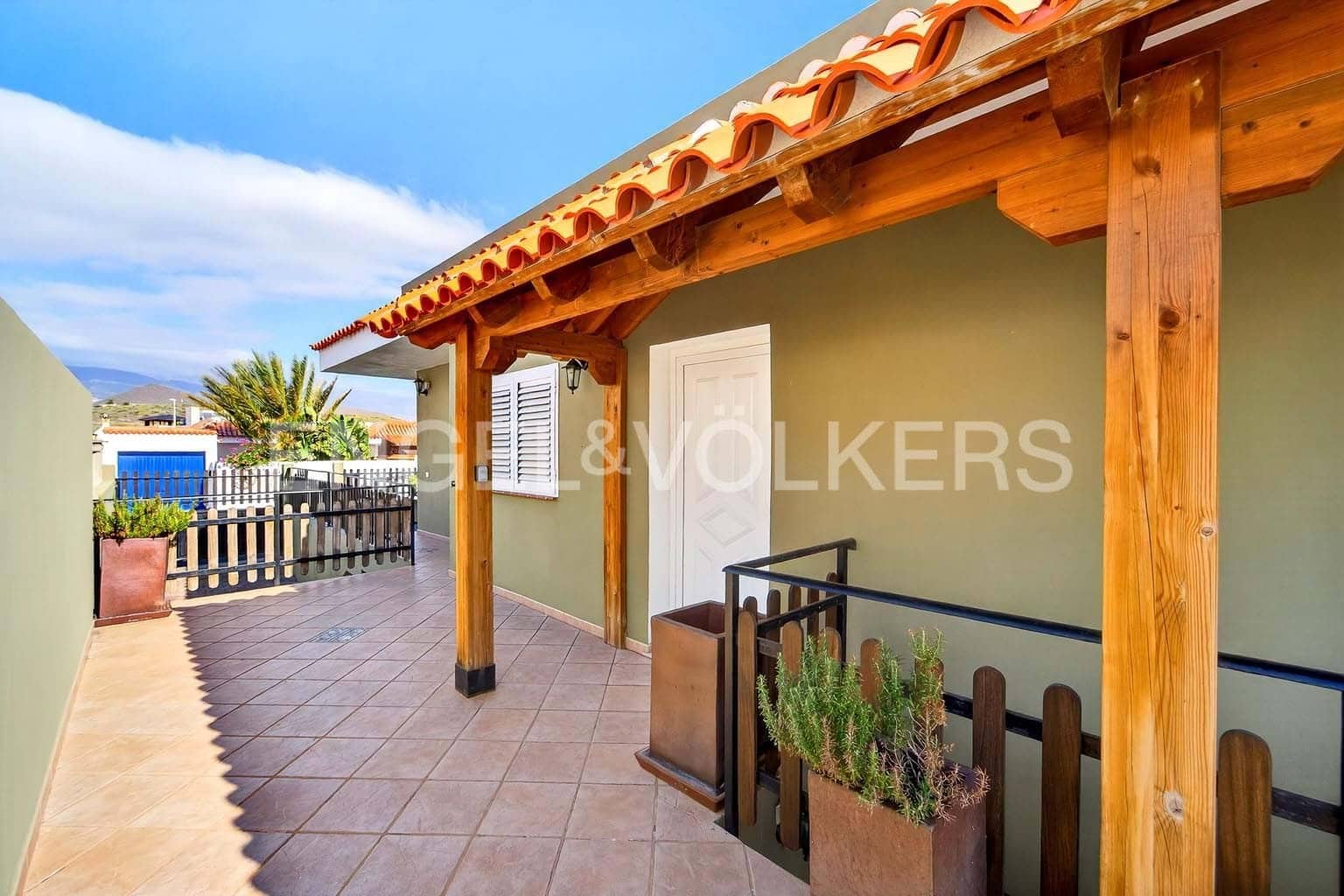 3 soverom Villa til salgs i El Medano med garasje - € 520 000 (Ref: 9162810)