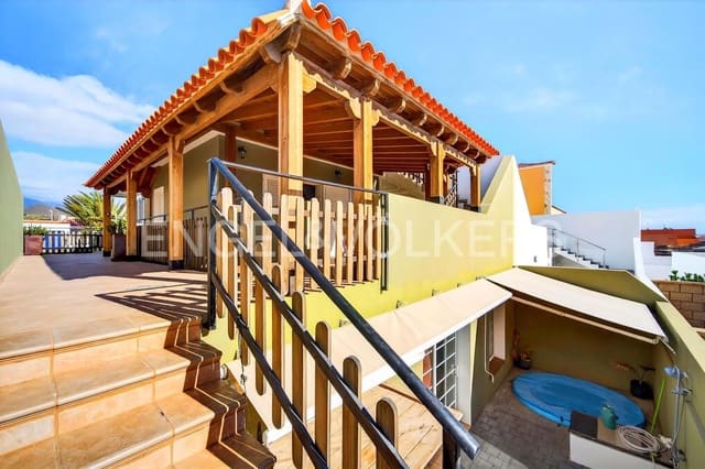 3 soveværelse Villa til salg i El Medano, Granadilla de Abona med garage - € 520.000 (Ref: 9162810)