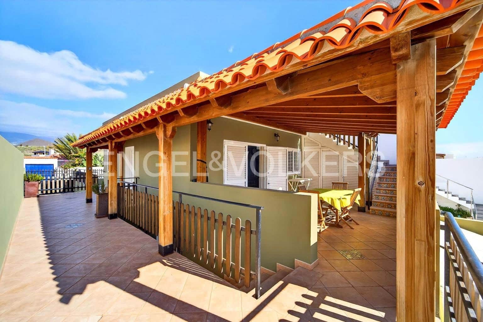 3 soverom Villa til salgs i El Medano med garasje - € 520 000 (Ref: 9162810)