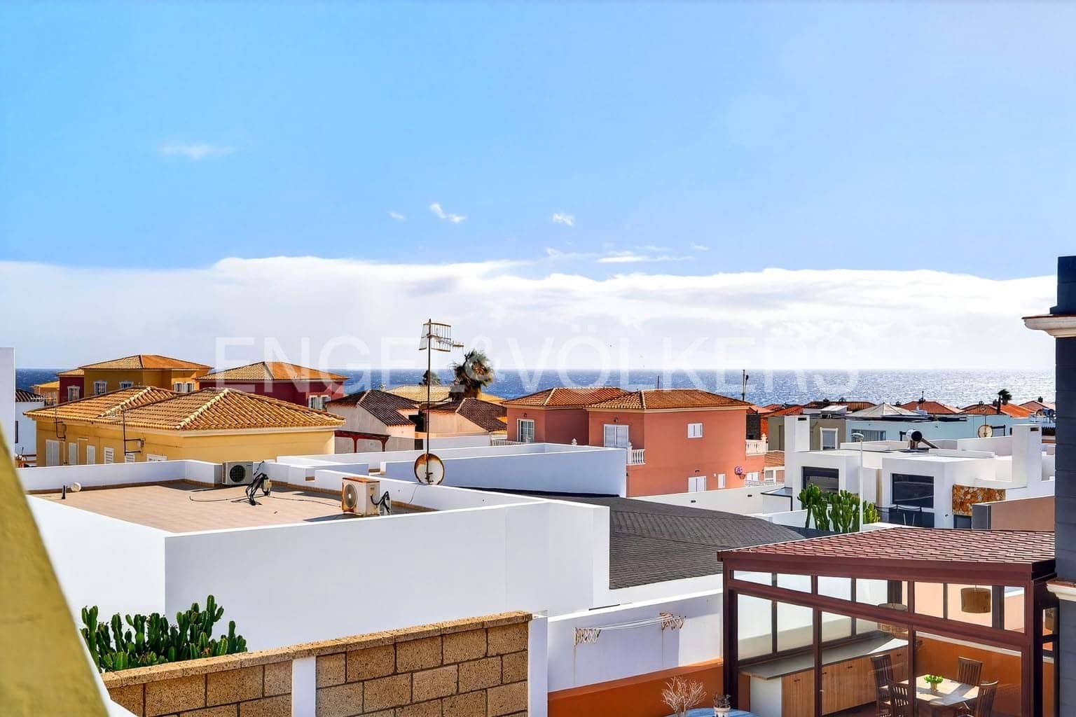 3 soverom Villa til salgs i El Medano med garasje - € 520 000 (Ref: 9162810)