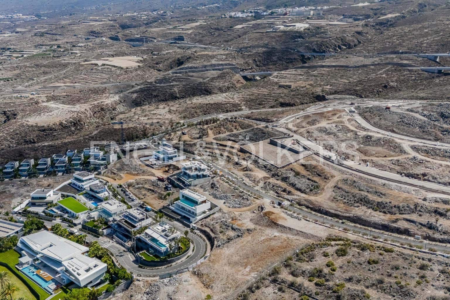 Grunde uden byggetilladelser til salg i Guia de Isora - € 2.490.000 (Ref: 9171889)