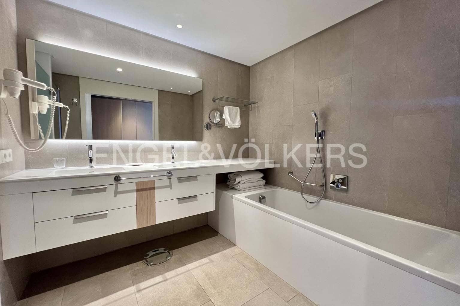 2 soverom Leilighet til salgs i Guia de Isora med svømmebasseng - € 1 175 000 (Ref: 9175691)