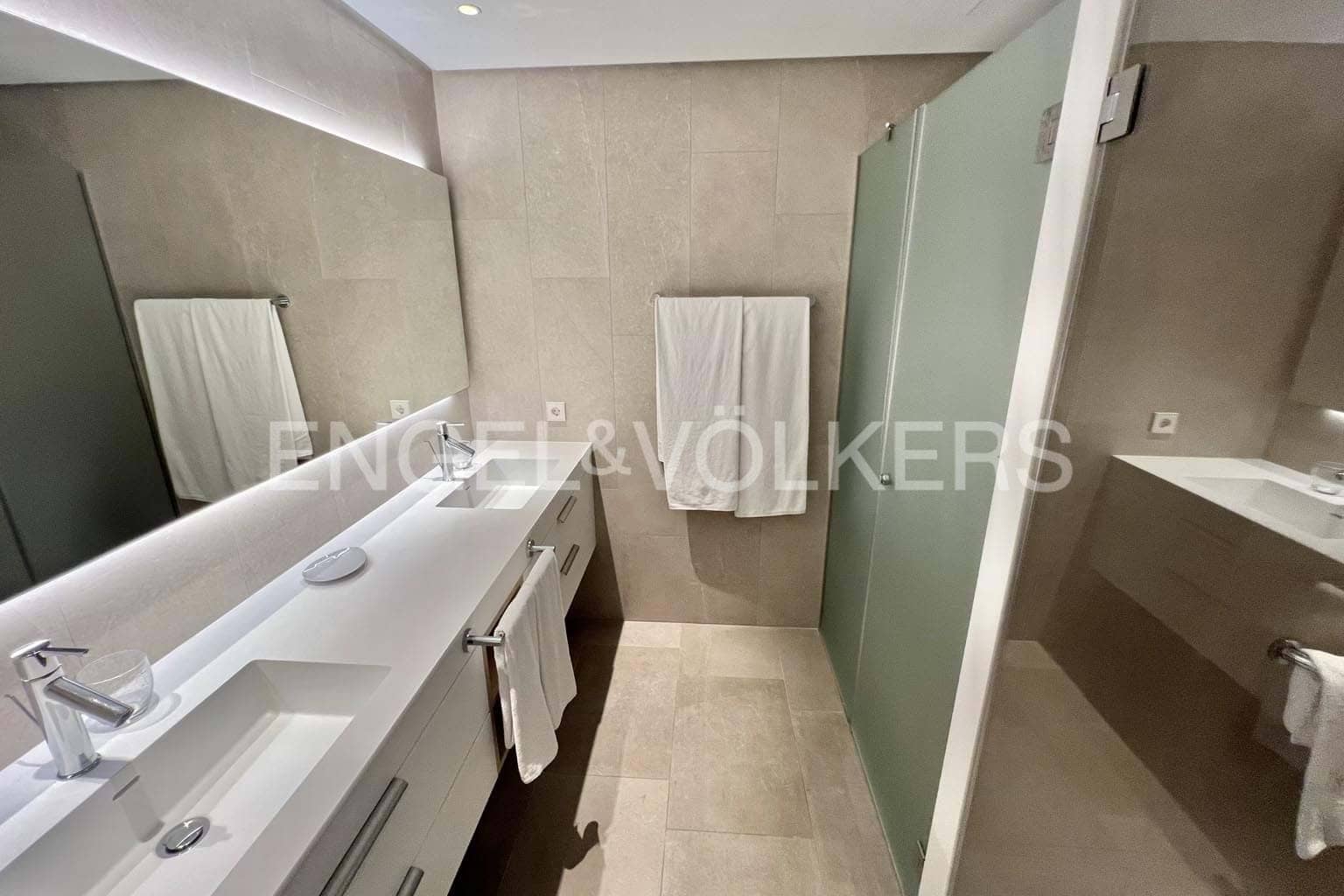 2 soverom Leilighet til salgs i Guia de Isora med svømmebasseng - € 1 175 000 (Ref: 9175691)