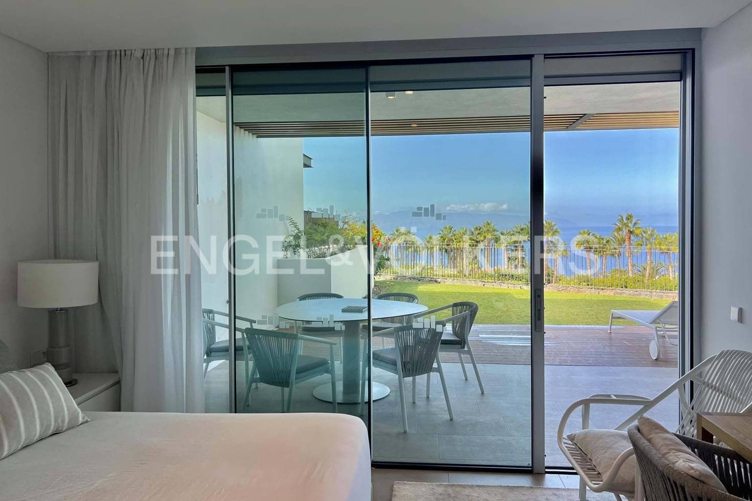 2 soverom Leilighet til salgs i Guia de Isora med svømmebasseng - € 1 175 000 (Ref: 9175691)