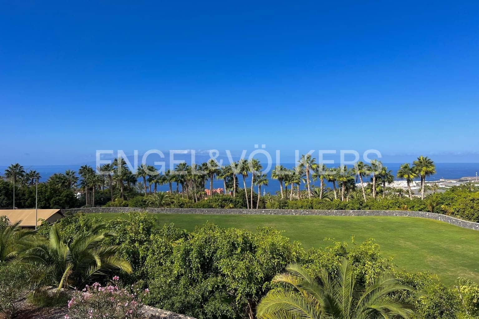 2 soverom Leilighet til salgs i Guia de Isora med svømmebasseng - € 1 175 000 (Ref: 9175691)