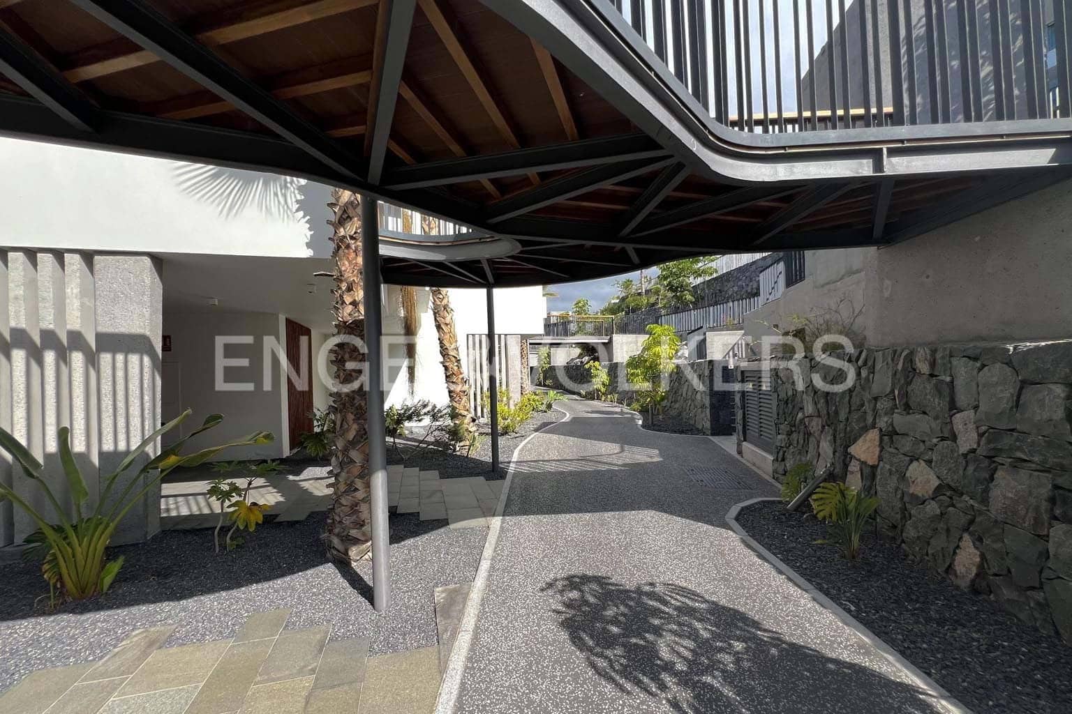 2 soverom Leilighet til salgs i Guia de Isora med svømmebasseng - € 1 175 000 (Ref: 9175691)