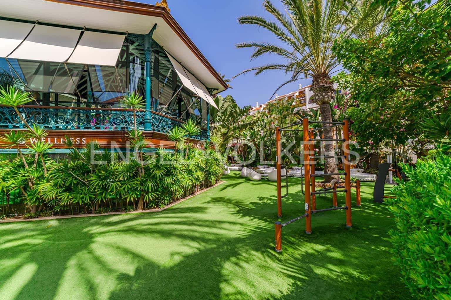 2 soverom Leilighet til salgs i Playa de las Americas med svømmebasseng - € 1 255 000 (Ref: 9189874)