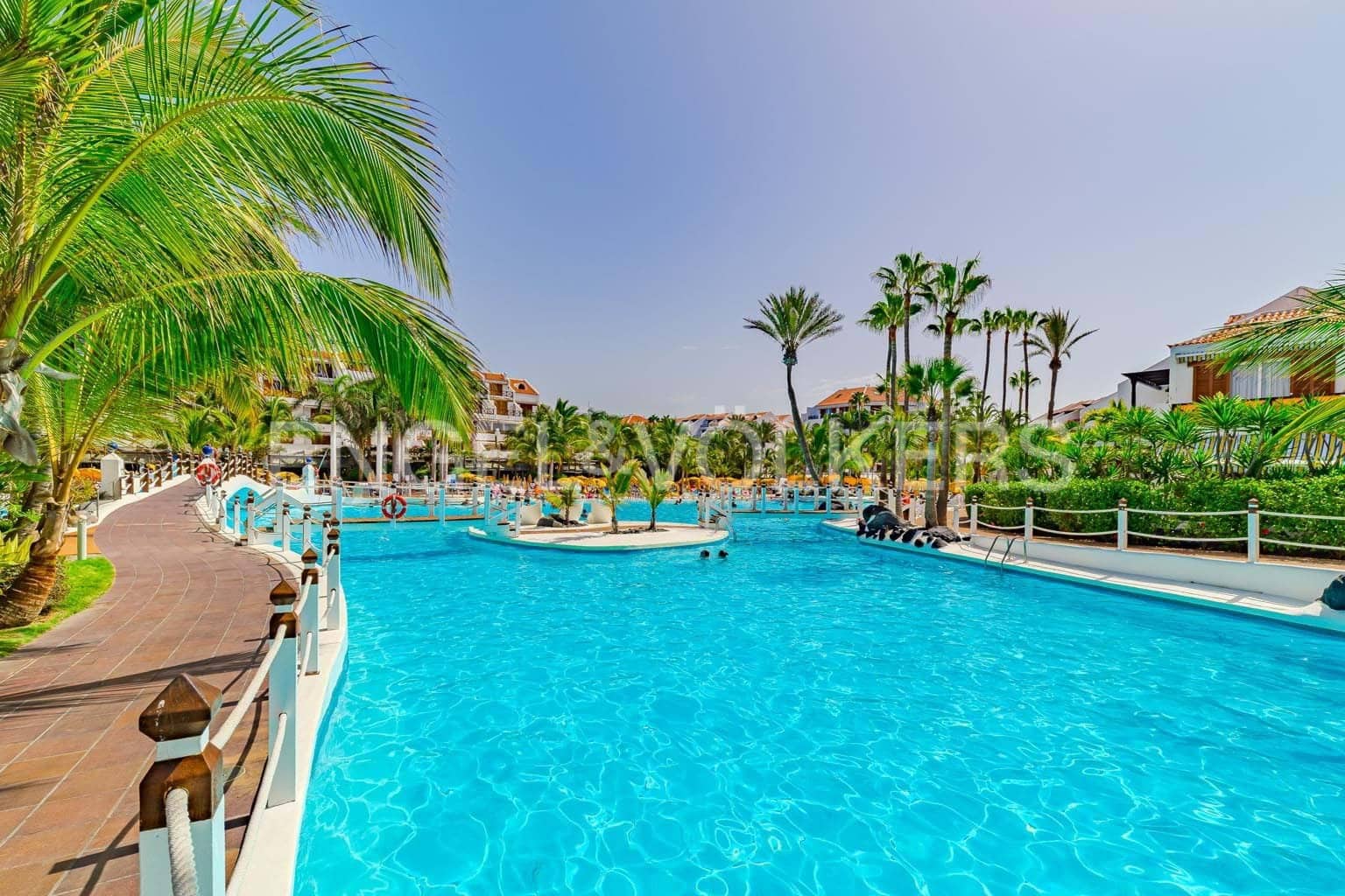 2 soverom Leilighet til salgs i Playa de las Americas med svømmebasseng - € 1 255 000 (Ref: 9189874)