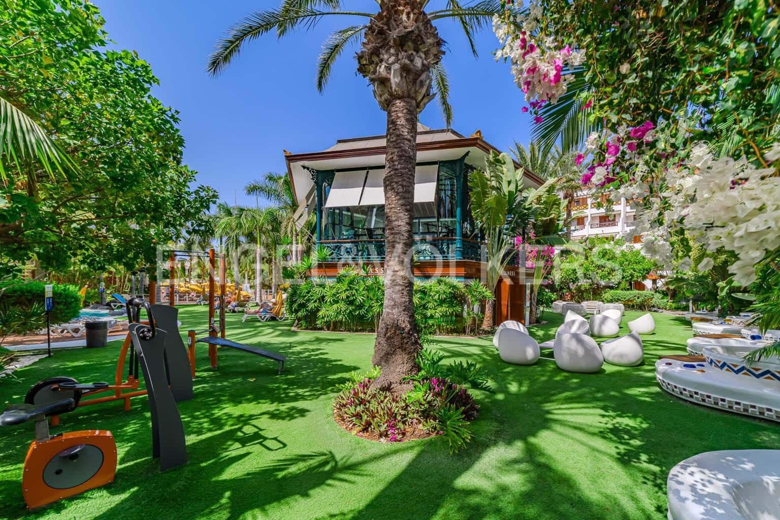 2 soverom Leilighet til salgs i Playa de las Americas med svømmebasseng - € 1 255 000 (Ref: 9189874)